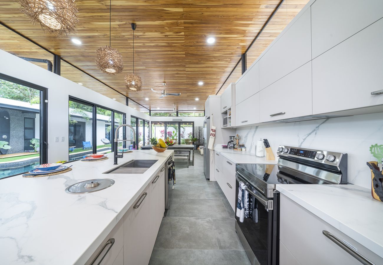 House in Potrero - 350m to beach - Guitar-shaped Pool – Kitchen - BBQ: Casa Guitarra