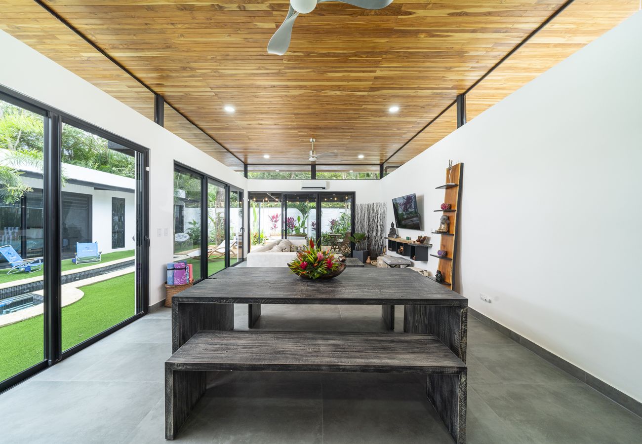House in Potrero - 350m to beach - Guitar-shaped Pool – Kitchen - BBQ: Casa Guitarra