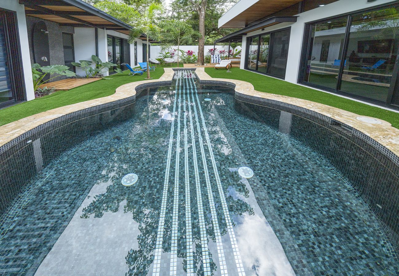 House in Potrero - 350m to beach - Guitar-shaped Pool – Kitchen - BBQ: Casa Guitarra