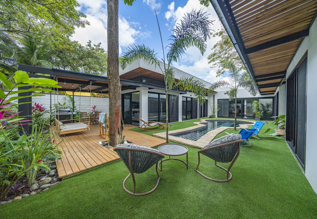 House in Potrero - 350m to beach - Guitar-shaped Pool – Kitchen - BBQ: Casa Guitarra