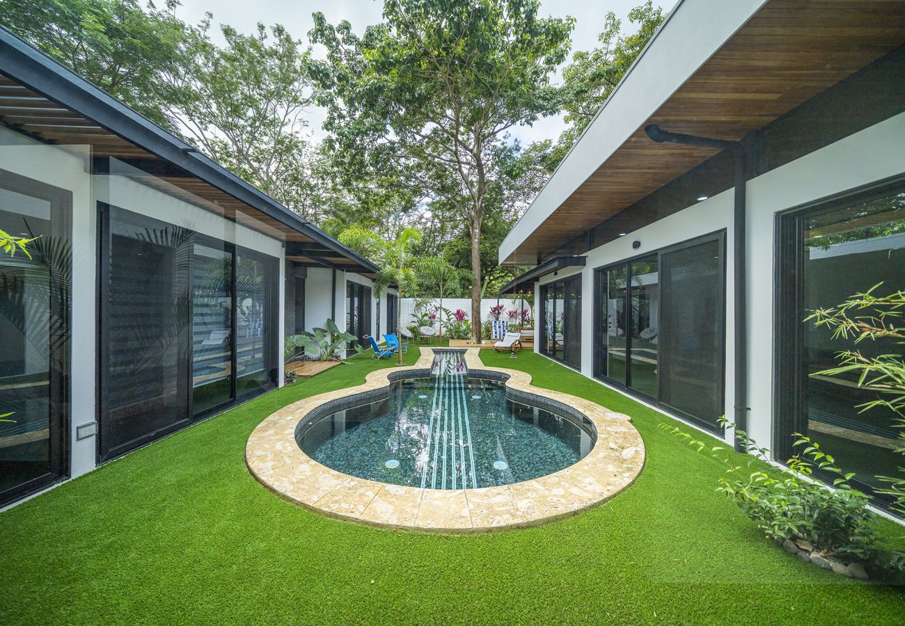 House in Potrero - 350m to beach - Guitar-shaped Pool – Kitchen - BBQ: Casa Guitarra
