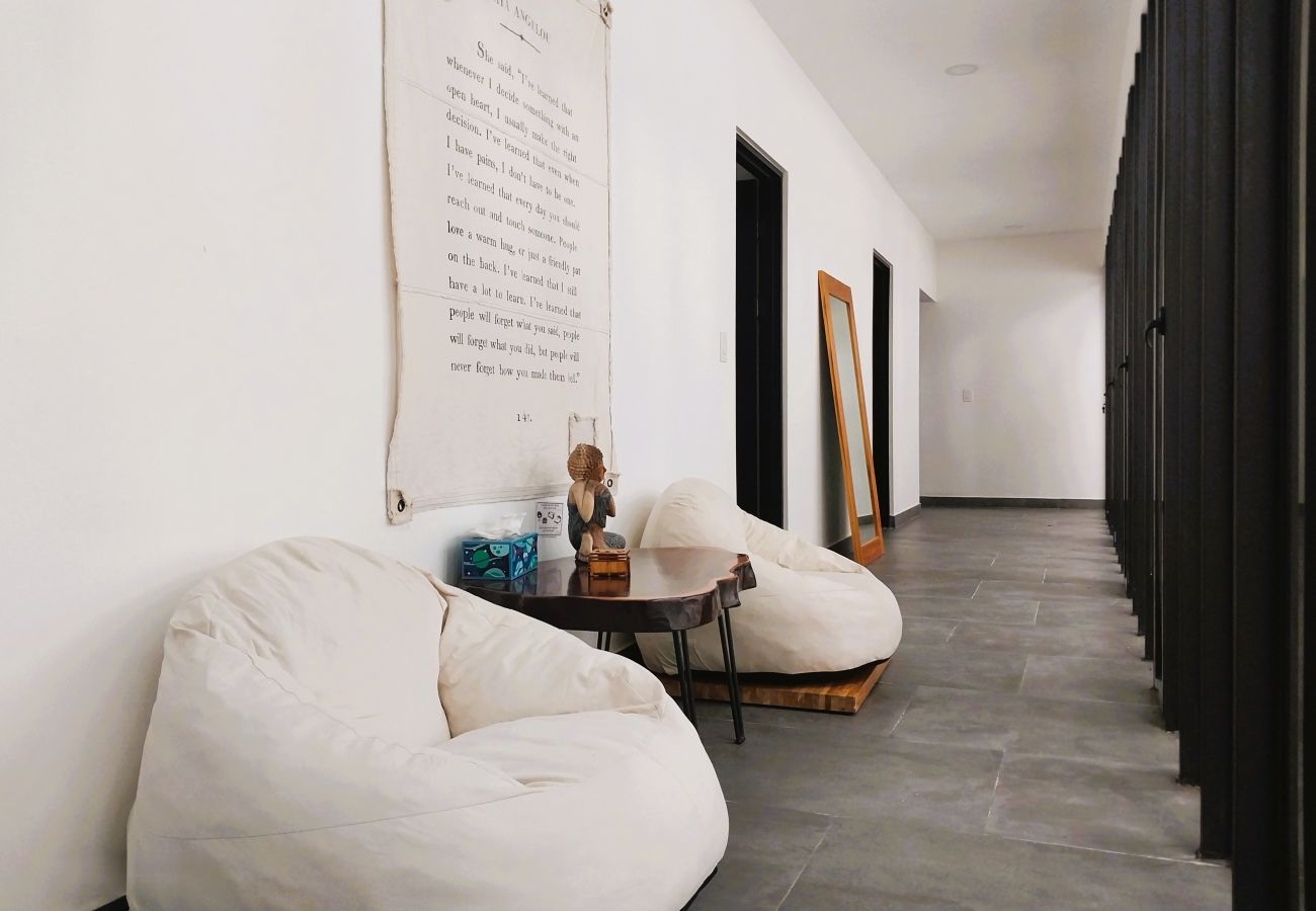 House in Potrero - 350m to beach - Guitar-shaped Pool – Kitchen - BBQ: Casa Guitarra