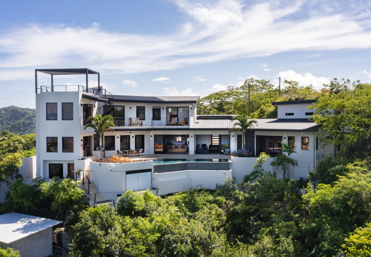 Villa in Potrero - Serene Villa: Ocean View Pool, Rooftop Deck, 5 BR - Villa Vista Pacifico