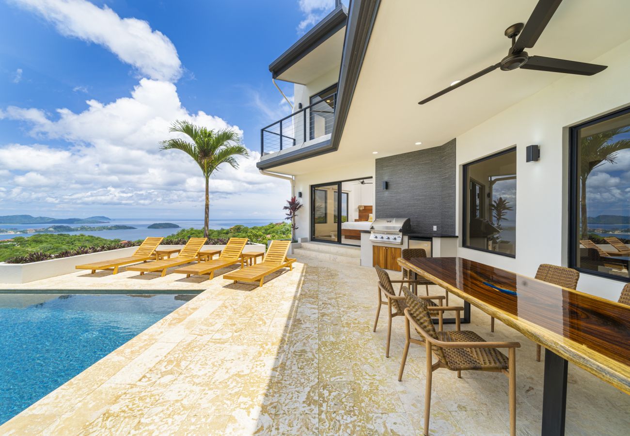 Villa in Potrero - Serene Villa: Ocean View Pool, Rooftop Deck, 5 BR - Villa Vista Pacifico