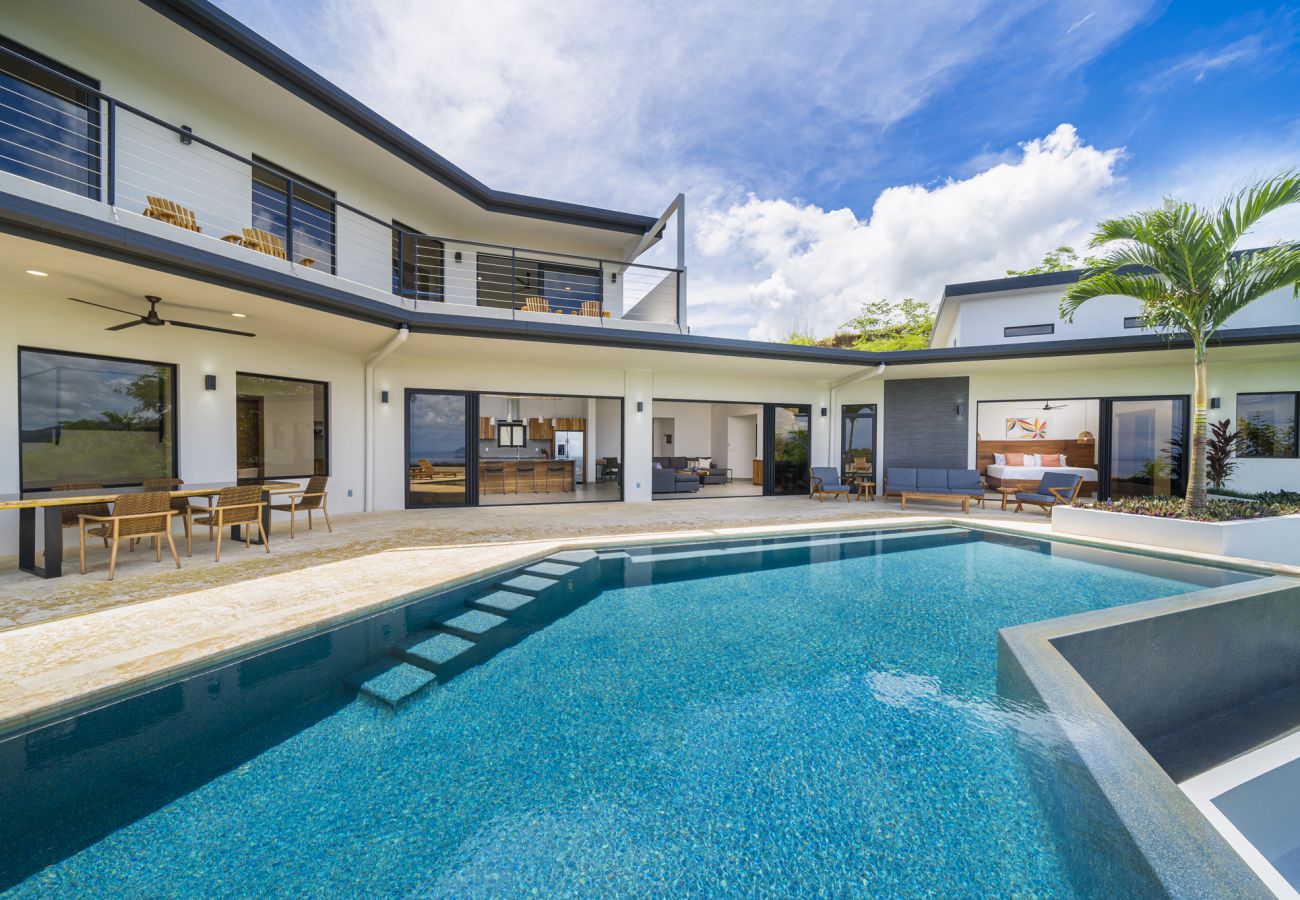 Villa in Potrero - Serene Villa: Ocean View Pool, Rooftop Deck, 5 BR - Villa Vista Pacifico