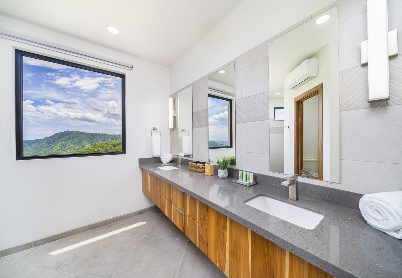 Villa in Potrero - Serene Villa: Ocean View Pool, Rooftop Deck, 5 BR - Villa Vista Pacifico