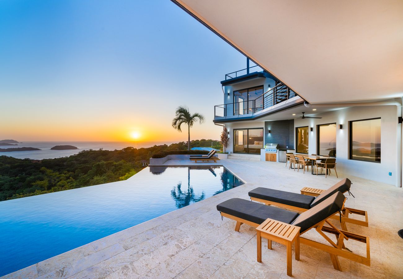 Villa in Potrero - Serene Villa: Ocean View Pool, Rooftop Deck, 5 BR - Villa Vista Pacifico