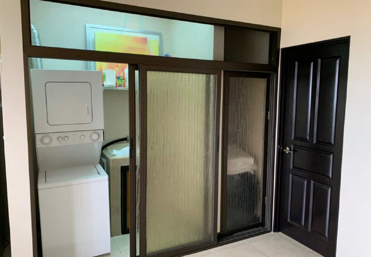 Studio in Playa Flamingo - Playa Flamingo: Studio 5-mins Walk to the Beach - Presidential Suites 17b