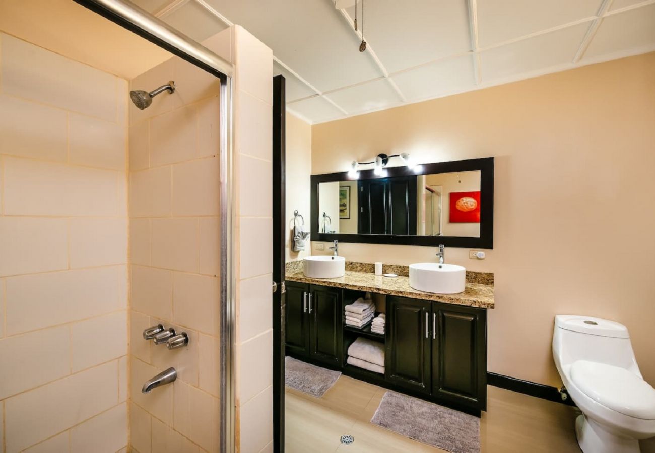 Condominium in Playa Flamingo - Playa Flamingo: beautiful spacious condo, everything in walking distance - Presidential Suites 17