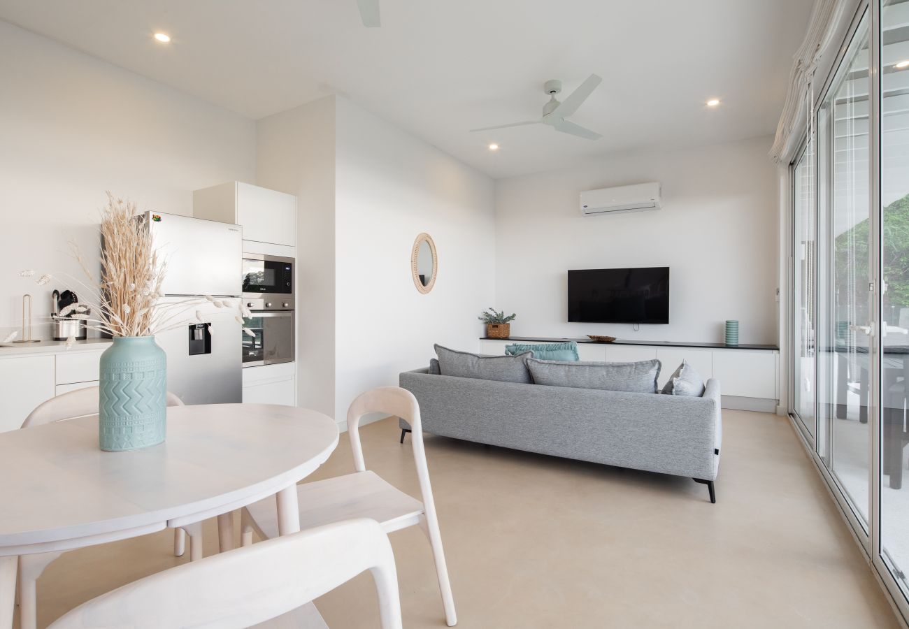 House in Playa Flamingo - 2 BR Home in Mar Vista-Pool-Balcony-Ocean View-BBQ: Casa Ayla B