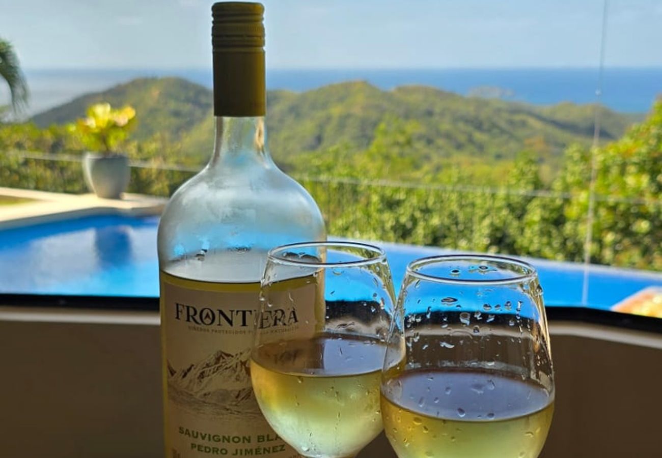 House in Potrero - Housekeeping•BBQ•Pool•4 TVs•Garden•Oceanview villa: Casa Sol Azul