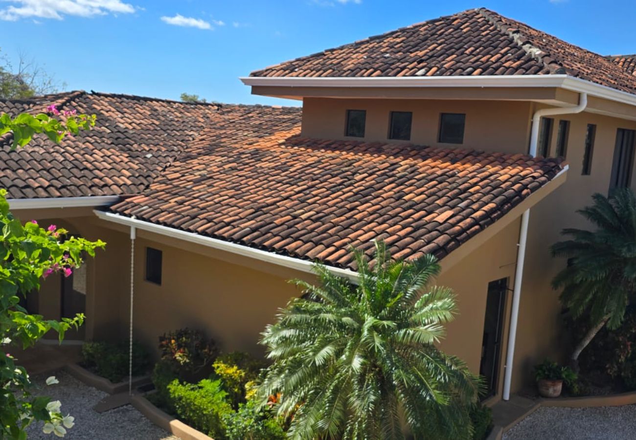 House in Potrero - Housekeeping•BBQ•Pool•4 TVs•Garden•Oceanview villa: Casa Sol Azul