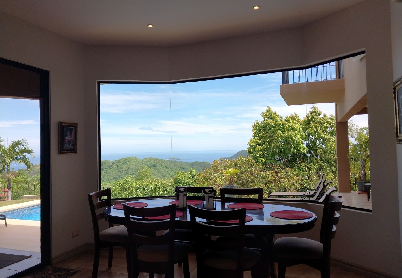 House in Potrero - Housekeeping•BBQ•Pool•4 TVs•Garden•Oceanview villa: Casa Sol Azul