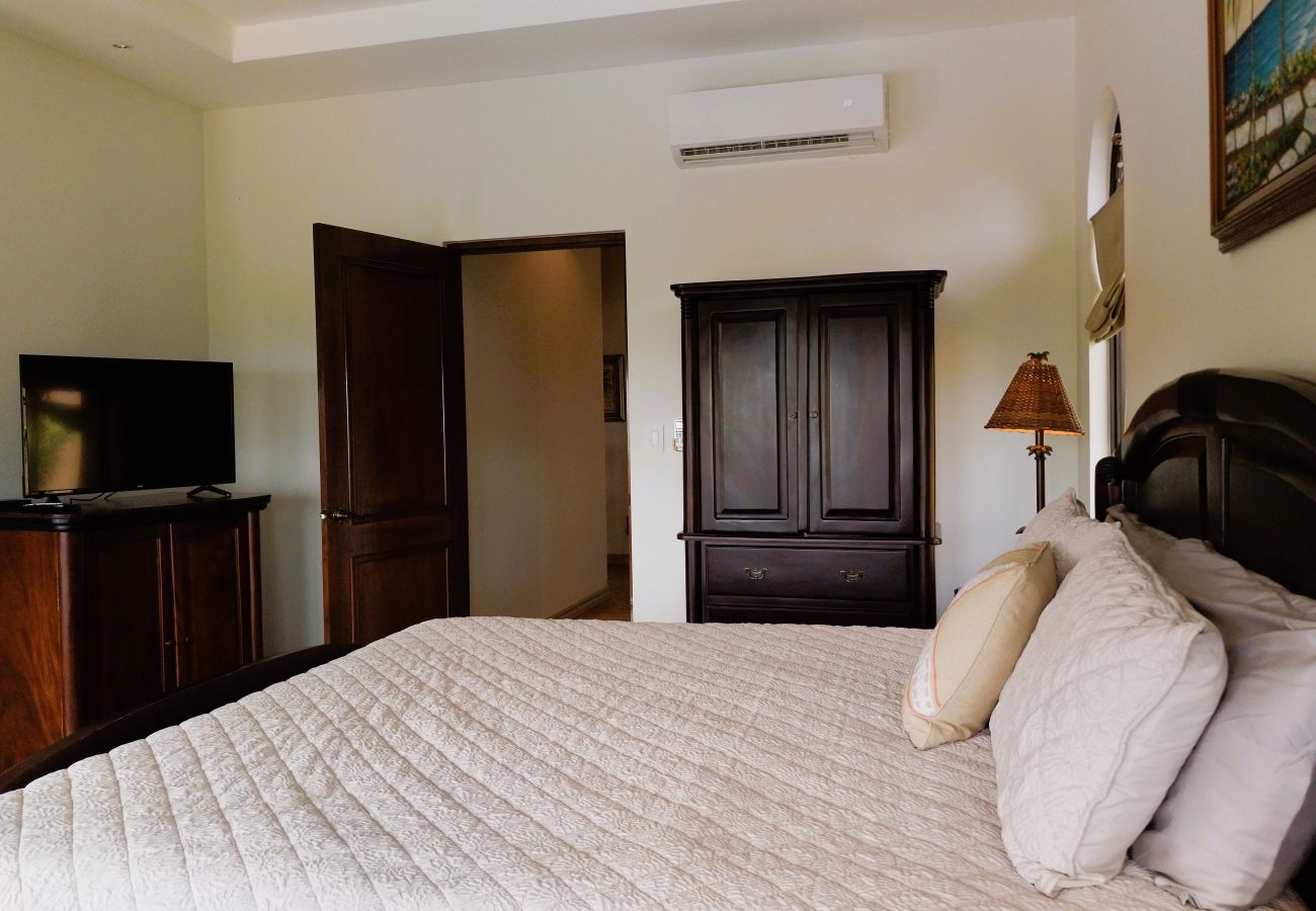 House in Potrero - Housekeeping•BBQ•Pool•4 TVs•Garden•Oceanview villa: Casa Sol Azul