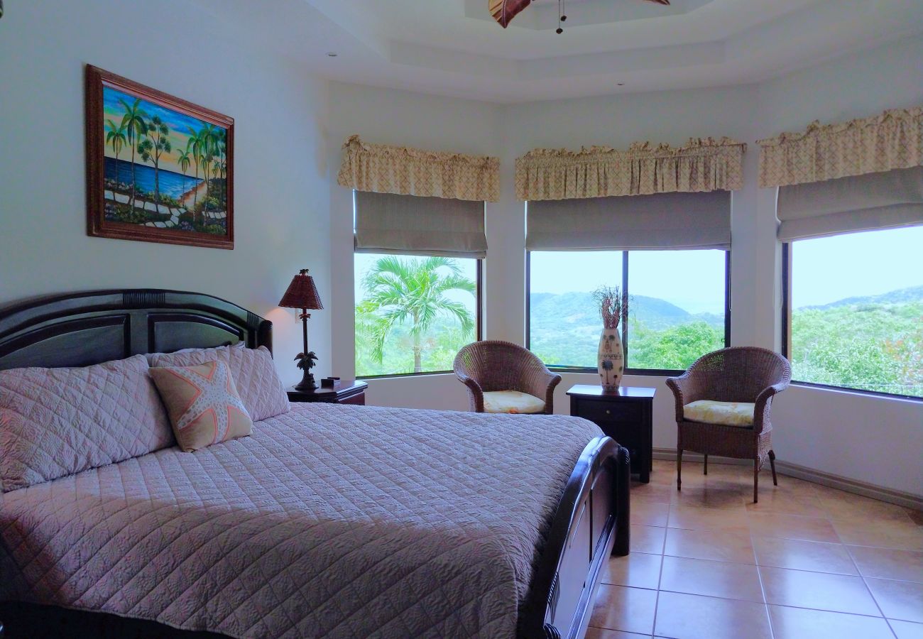 House in Potrero - Housekeeping•BBQ•Pool•4 TVs•Garden•Oceanview villa: Casa Sol Azul