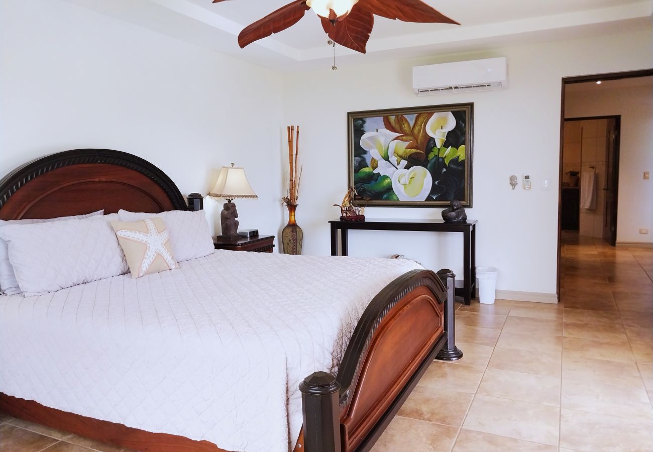 House in Potrero - Housekeeping•BBQ•Pool•4 TVs•Garden•Oceanview villa: Casa Sol Azul