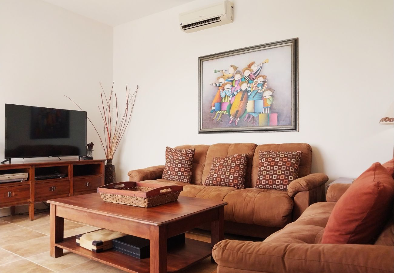 House in Potrero - Housekeeping•BBQ•Pool•4 TVs•Garden•Oceanview villa: Casa Sol Azul