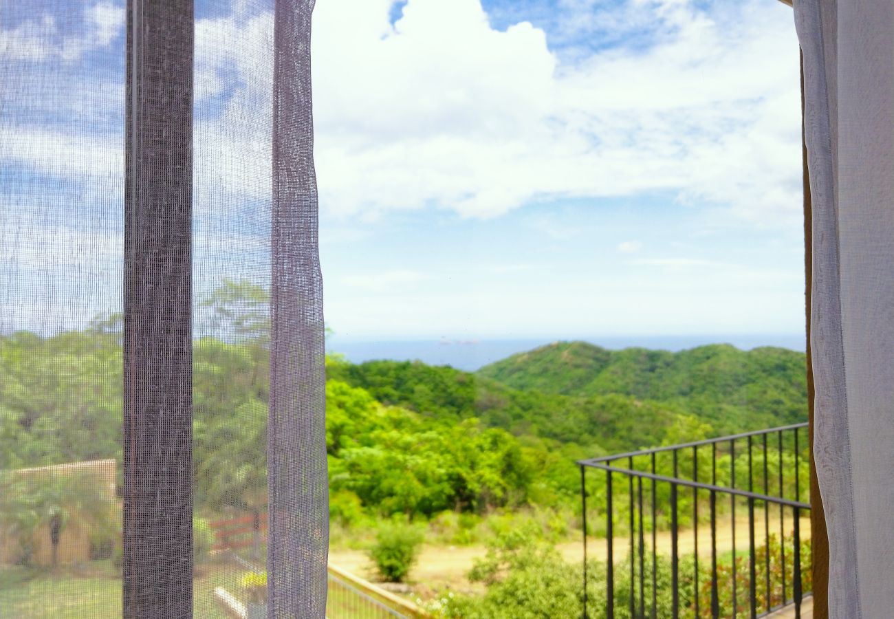 House in Potrero - Housekeeping•BBQ•Pool•4 TVs•Garden•Oceanview villa: Casa Sol Azul