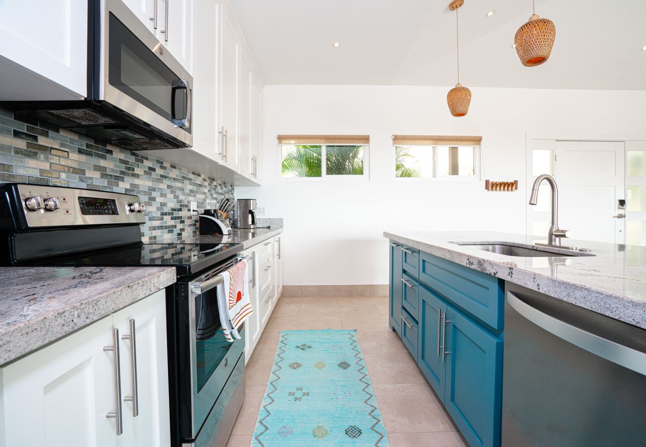 House in Playa Flamingo - Luxe 3BR home in Mar Vista: Casa Gran Vista
