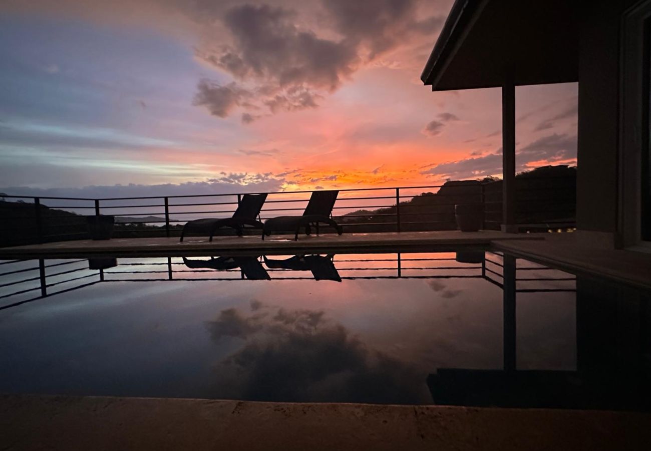 House in Playa Flamingo - Luxe 3BR home in Mar Vista: Casa Gran Vista