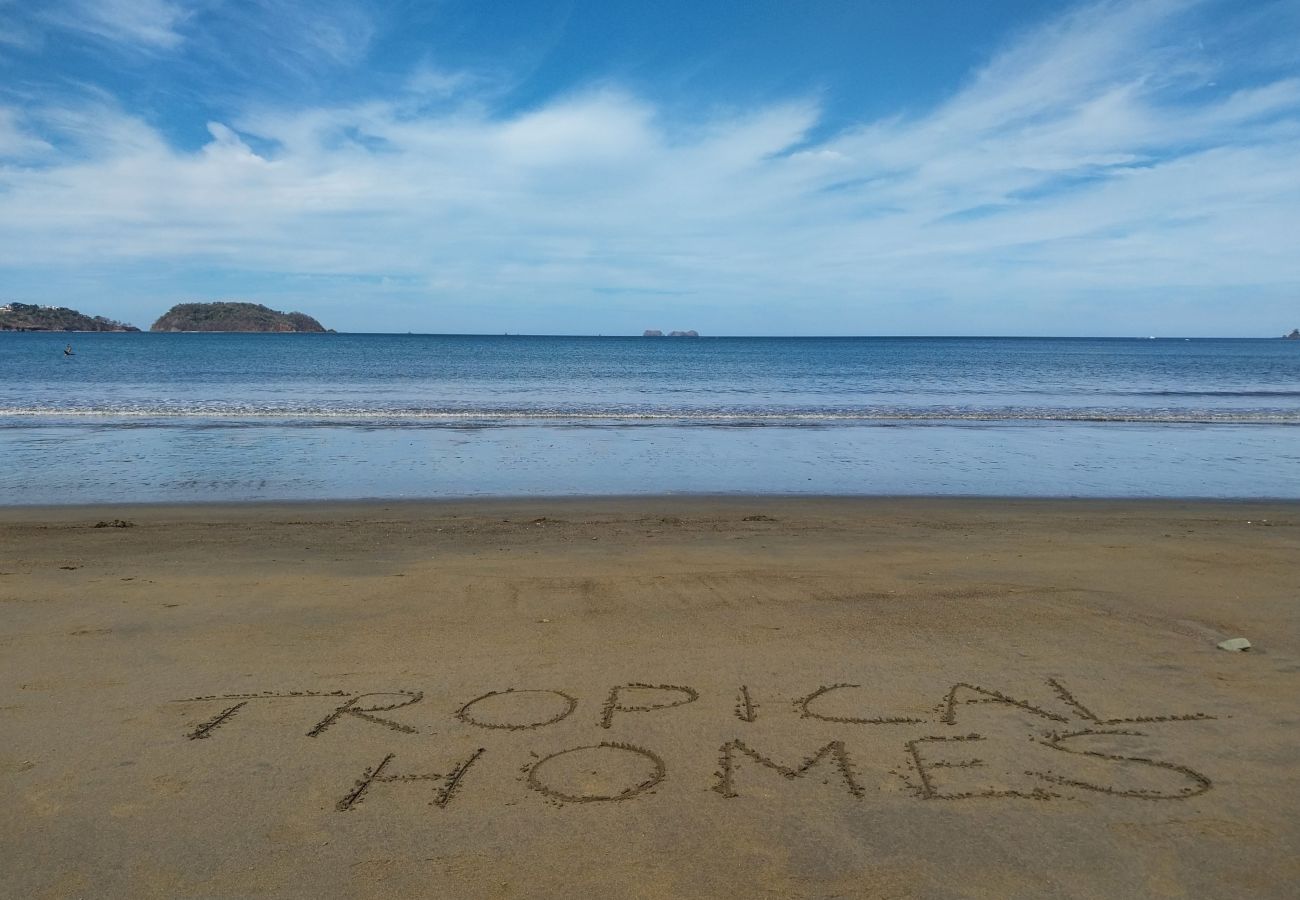 Bungalow in Potrero - 2BR nature home, Pool, 900m Walk to Potrero Beach - Casa Lemonpaloosa
