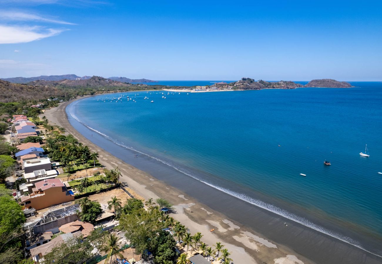 Bungalow in Potrero - 2BR nature home, Pool, 900m Walk to Potrero Beach - Casa Lemonpaloosa