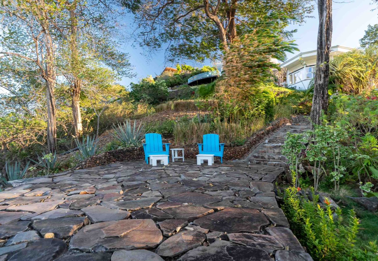 Villa in Playa Flamingo - Luxury Oceanfront Villa•Sunset Views•Beach Access - Casa Dos Monos