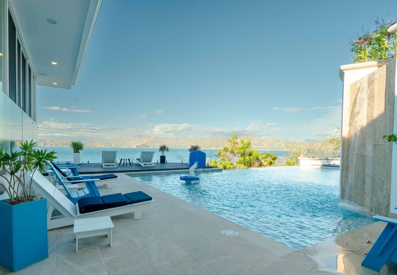 Villa in Playa Flamingo - Luxury Oceanfront Villa•Sunset Views•Beach Access - Casa Dos Monos
