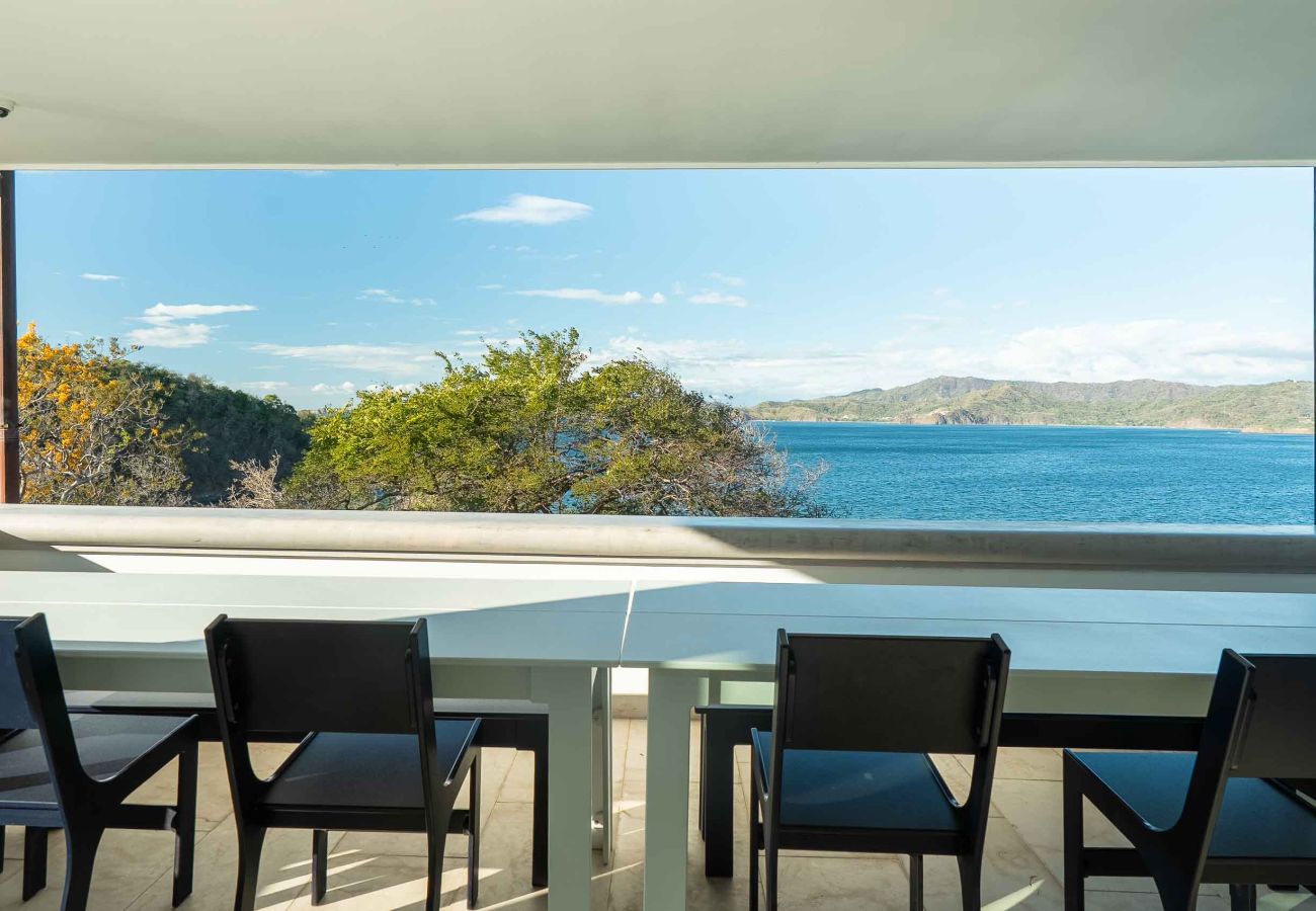 Villa in Playa Flamingo - Luxury Oceanfront Villa•Sunset Views•Beach Access - Casa Dos Monos