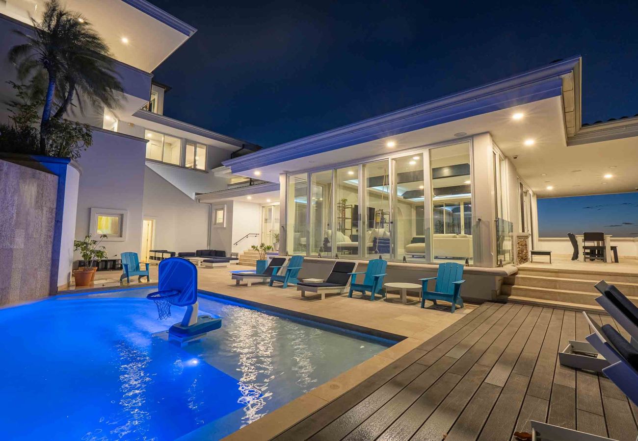 Villa in Playa Flamingo - Luxury Oceanfront Villa•Sunset Views•Beach Access - Casa Dos Monos