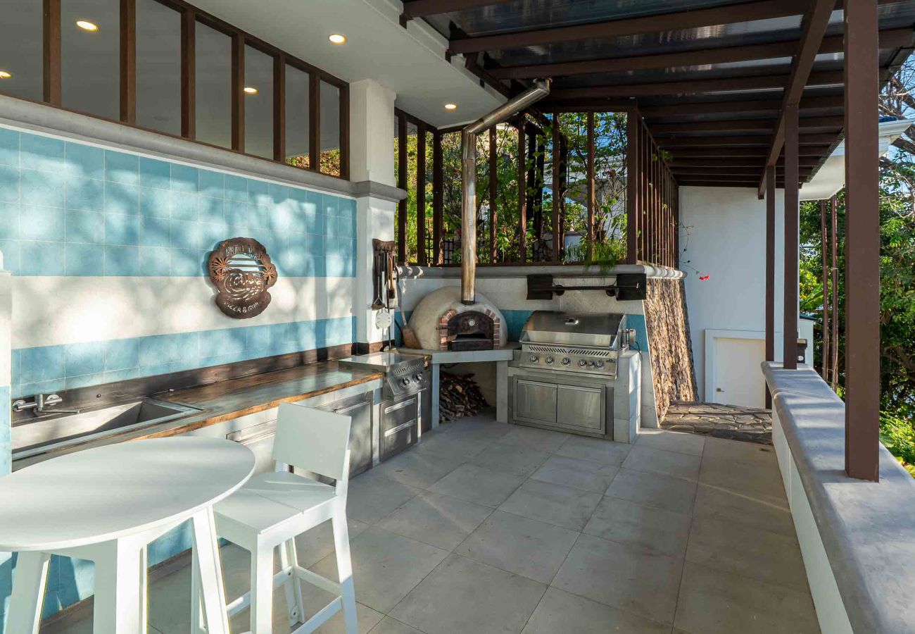 Villa in Playa Flamingo - Luxury Oceanfront Villa•Sunset Views•Beach Access - Casa Dos Monos