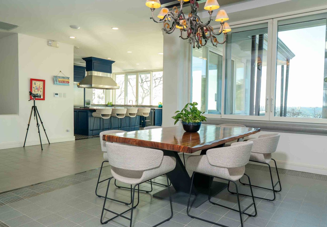 Villa in Playa Flamingo - Luxury Oceanfront Villa•Sunset Views•Beach Access - Casa Dos Monos