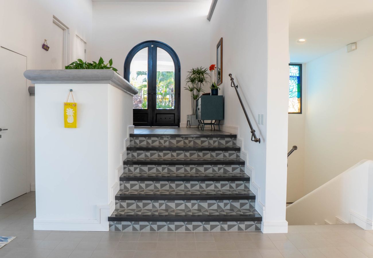 Villa in Playa Flamingo - Luxury Oceanfront Villa•Sunset Views•Beach Access - Casa Dos Monos