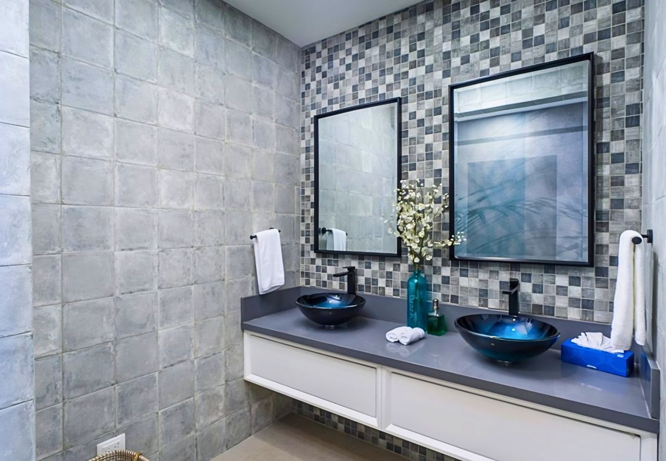 Villa in Playa Flamingo - Luxury Oceanfront Villa•Sunset Views•Beach Access - Casa Dos Monos