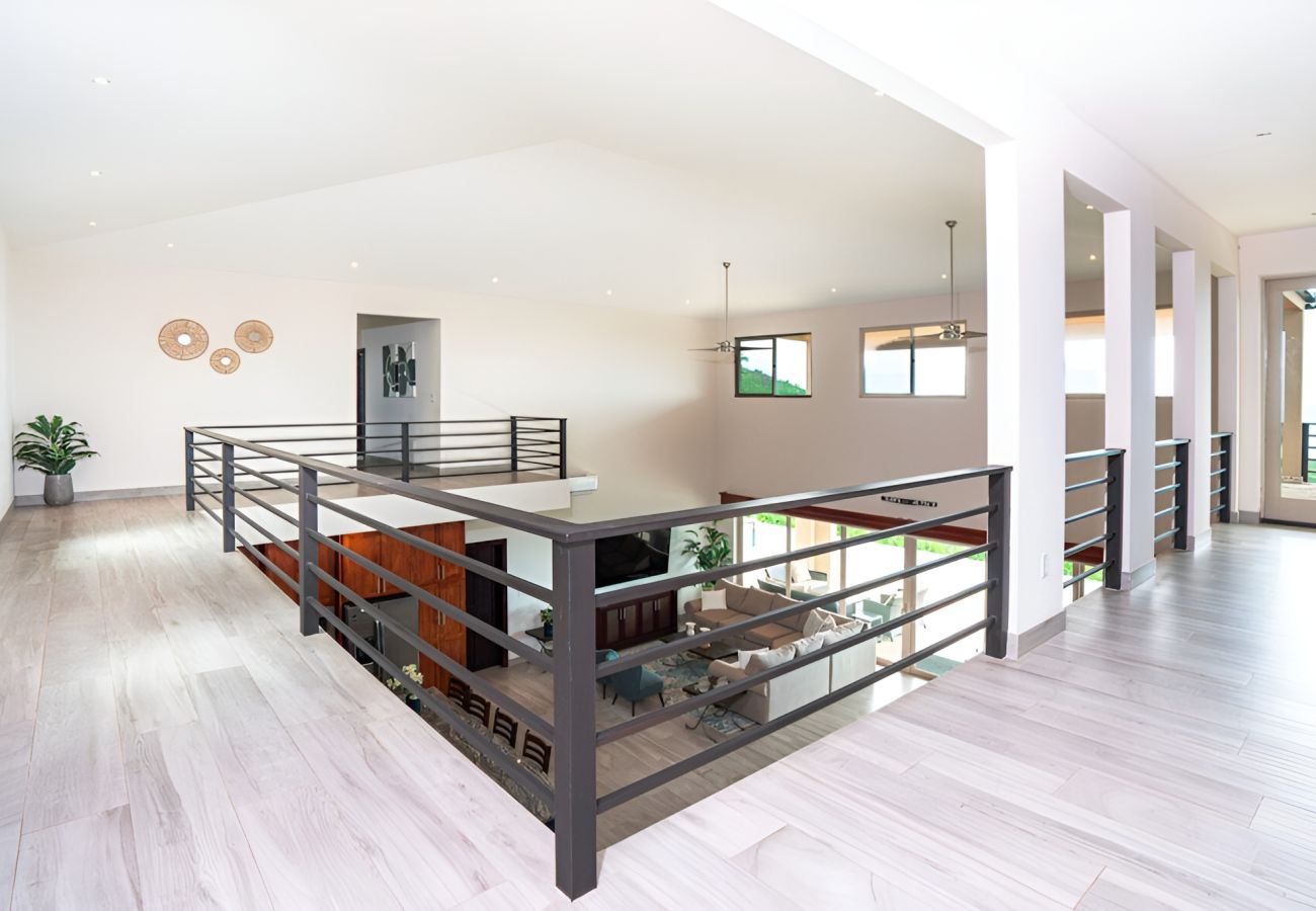 Villa in Playa Flamingo - Mar Vista 6BR Villa | Pool & Panoramic Ocean Views - Casa Vista del Rey