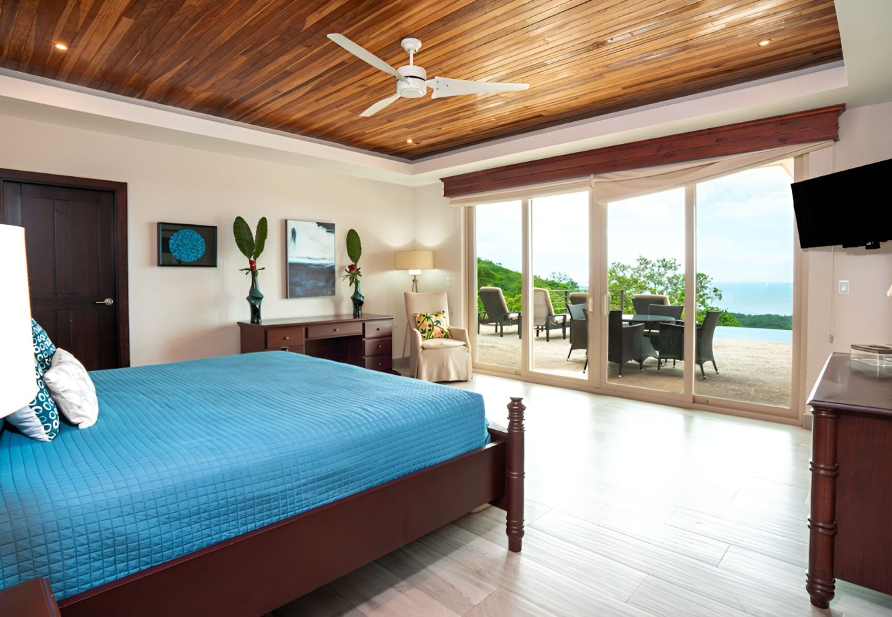 Villa in Playa Flamingo - Mar Vista 6BR Villa | Pool & Panoramic Ocean Views - Casa Vista del Rey