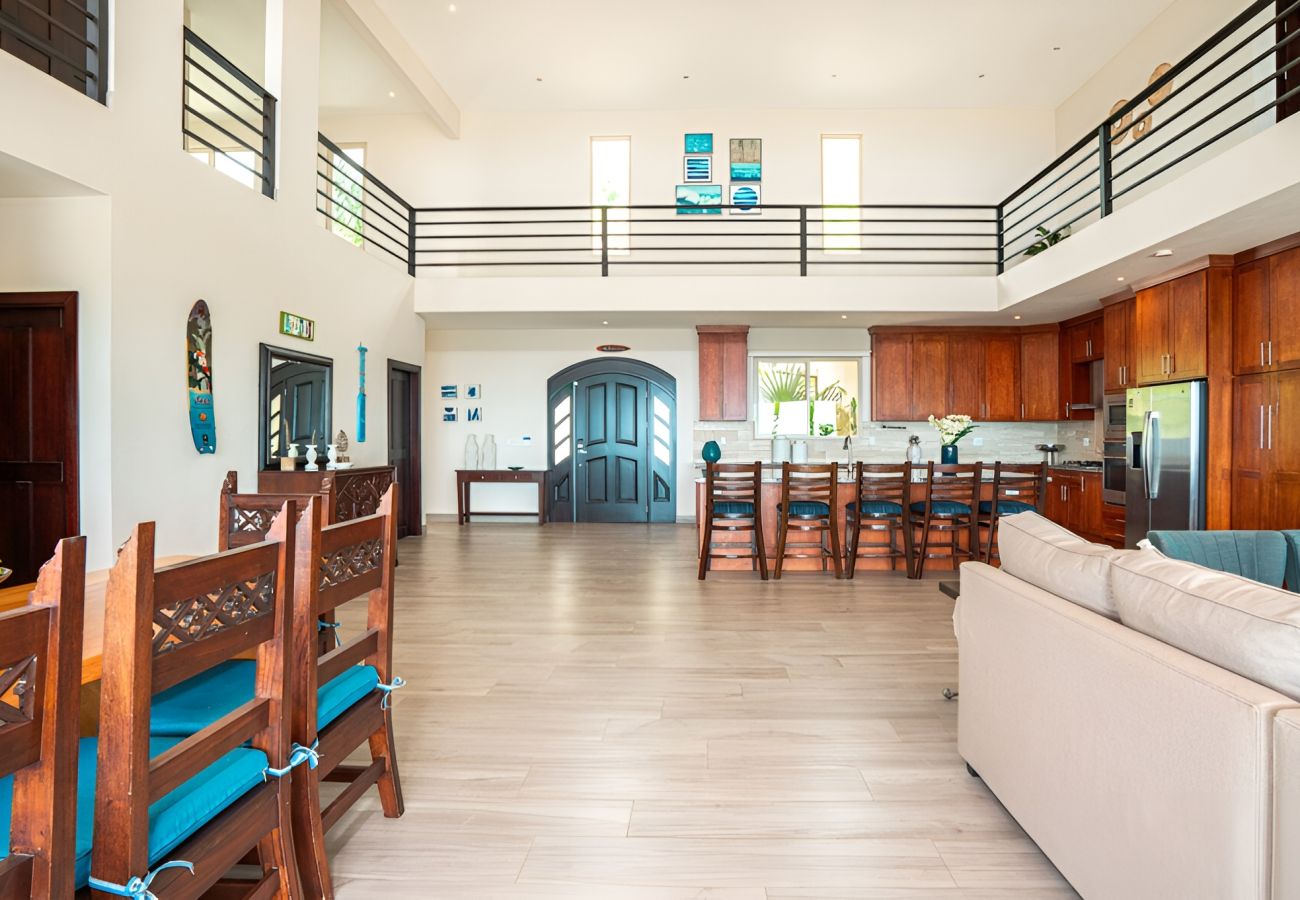 Villa in Playa Flamingo - Mar Vista 6BR Villa | Pool & Panoramic Ocean Views - Casa Vista del Rey