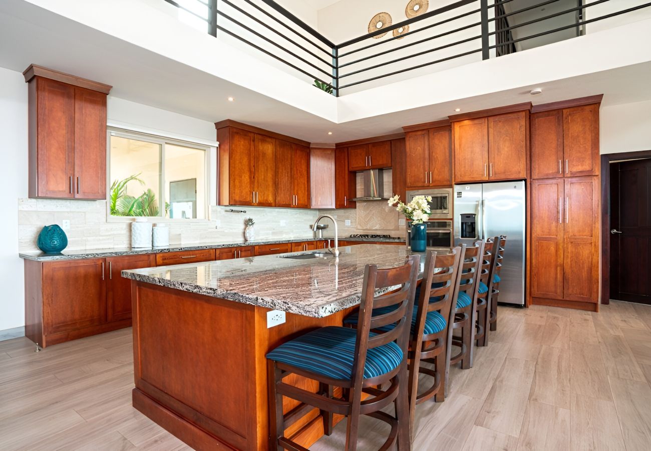Villa in Playa Flamingo - Mar Vista 6BR Villa | Pool & Panoramic Ocean Views - Casa Vista del Rey