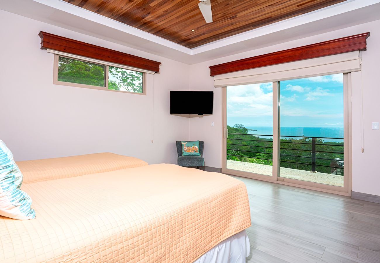 Villa in Playa Flamingo - Mar Vista 6BR Villa | Pool & Panoramic Ocean Views - Casa Vista del Rey