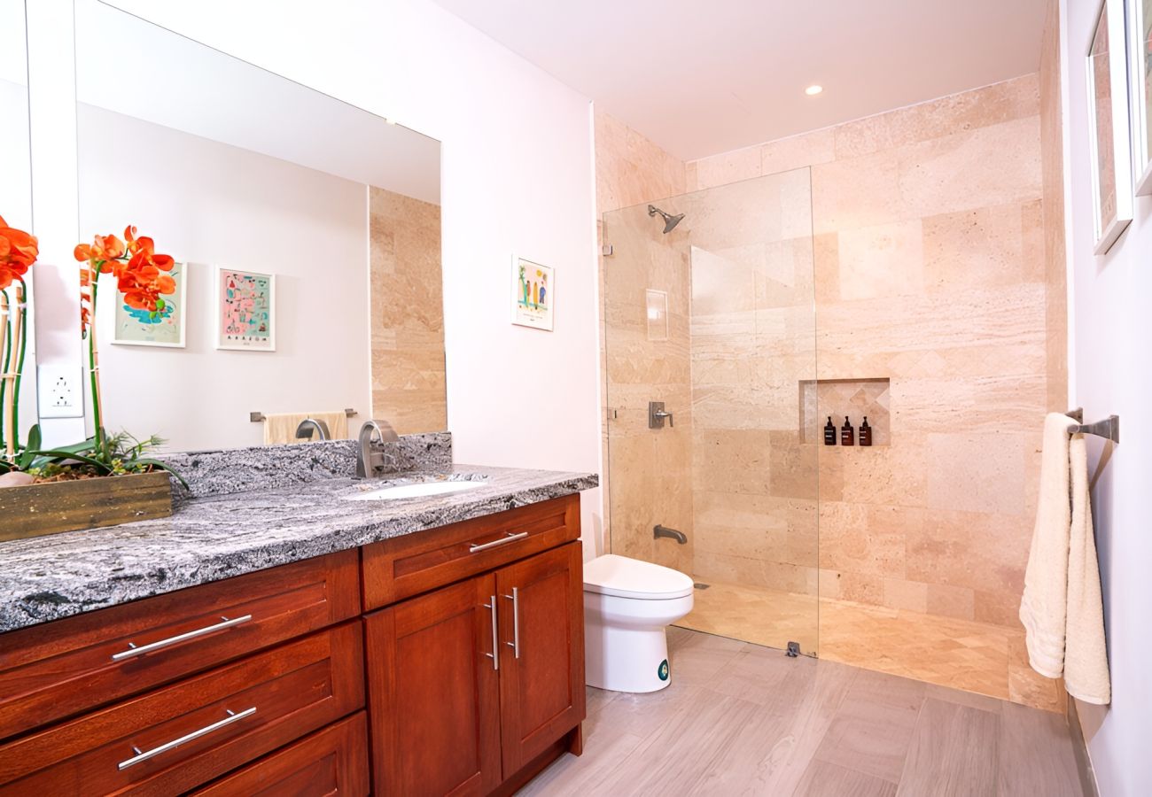 Villa in Playa Flamingo - Mar Vista 6BR Villa | Pool & Panoramic Ocean Views - Casa Vista del Rey